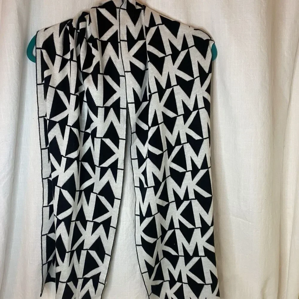 Michael Kors Black White Signature Monogramed MK Classic Knit Scarf - Picture 3 of 6